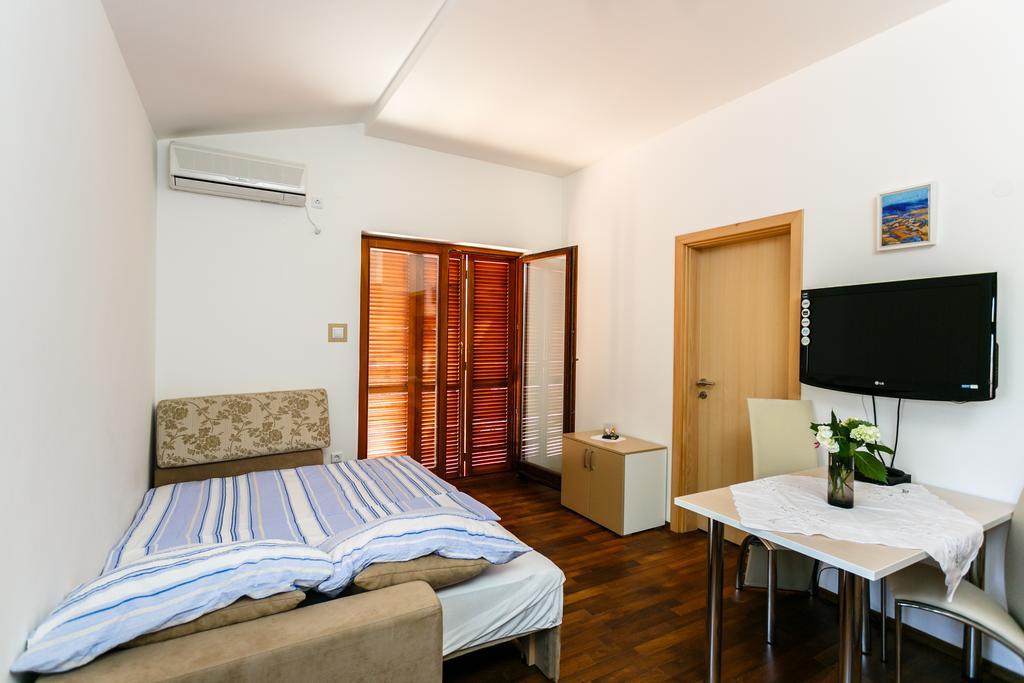 Apartments Josip Pinezići Δωμάτιο φωτογραφία