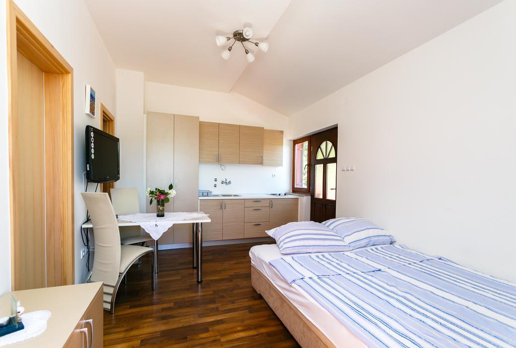 Apartments Josip Pinezići Δωμάτιο φωτογραφία