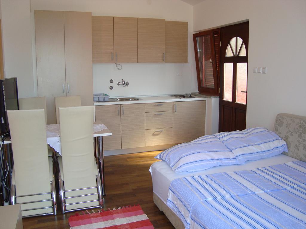 Apartments Josip Pinezići Εξωτερικό φωτογραφία